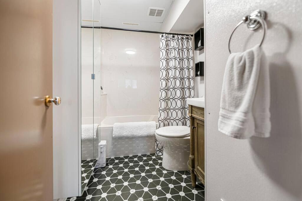 Yeg Chic Luxury Accommodation Edmonton Extérieur photo