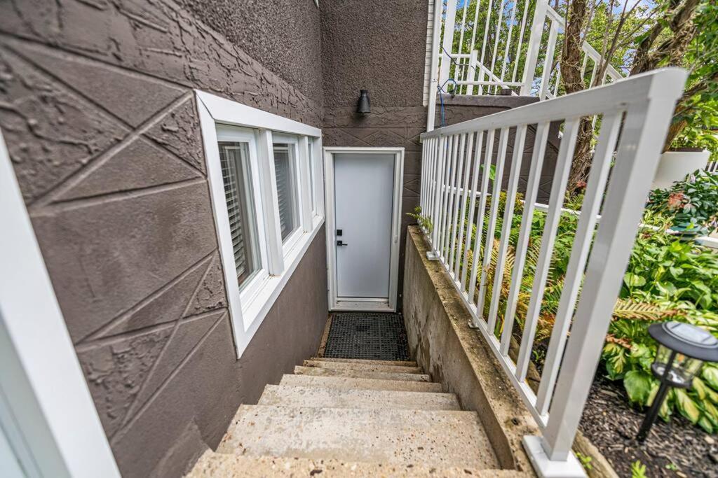 Yeg Chic Luxury Accommodation Edmonton Extérieur photo
